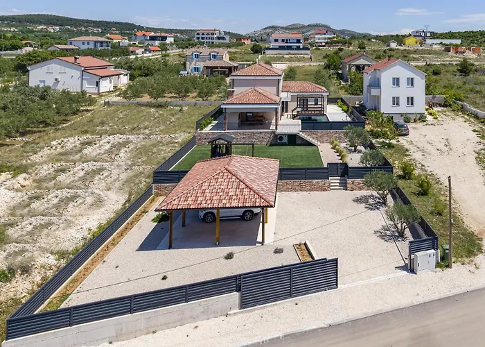 וילה Magnificent Oasis With Extra Large Pool Vrana (Zadar)