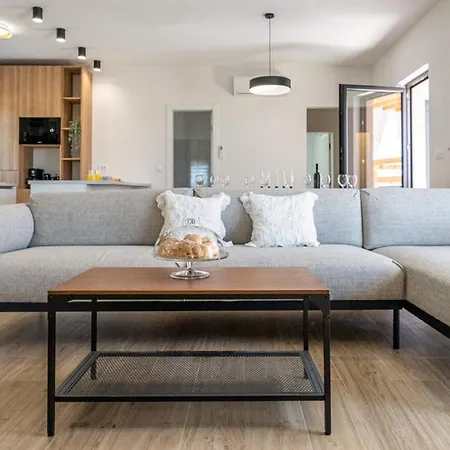 ヴィラ Magnificent Oasis With Extra Large Pool *