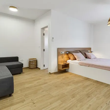 Magnificent Oasis With Extra Large Pool ヴィラ