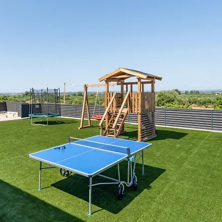 Magnificent Oasis With Extra Large Pool Villa *