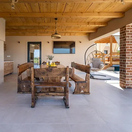 ヴィラ Magnificent Oasis With Extra Large Pool Vrana