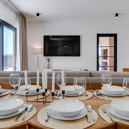 Magnificent Oasis With Extra Large Pool Vrana