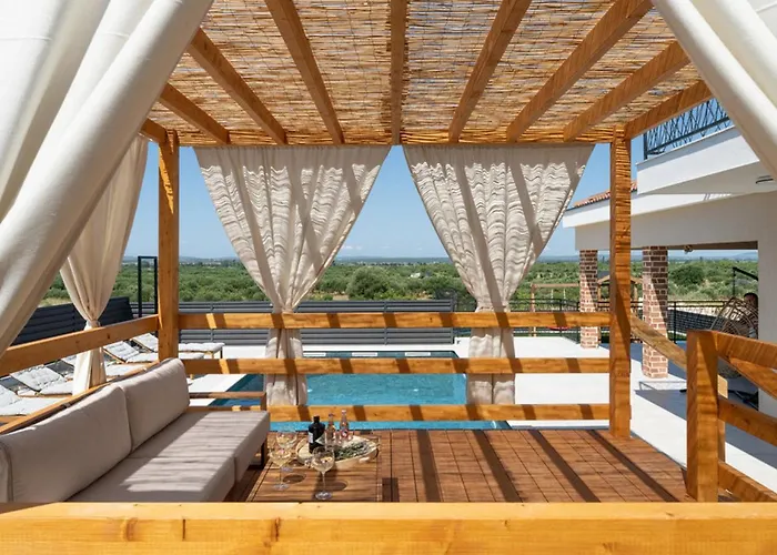 Magnificent Oasis With Extra Large Pool Vrana (Zadar)